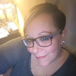 Meet your Posher, Elaina